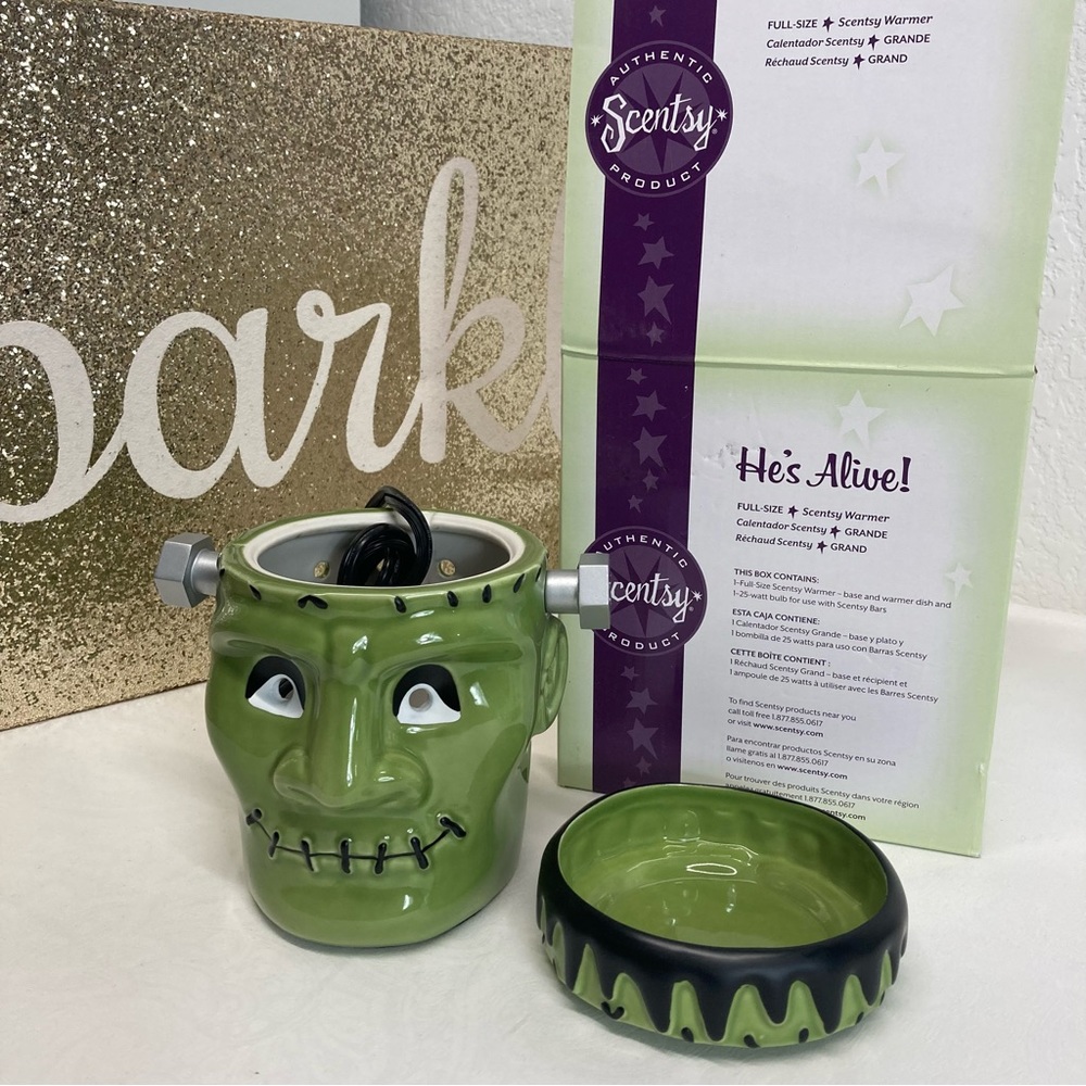 Scentsy | Limited Edition Seasonal "He's Alive" Full Size wax Warmer